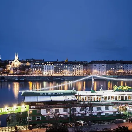 公寓 Stunning Riverview 布拉格
