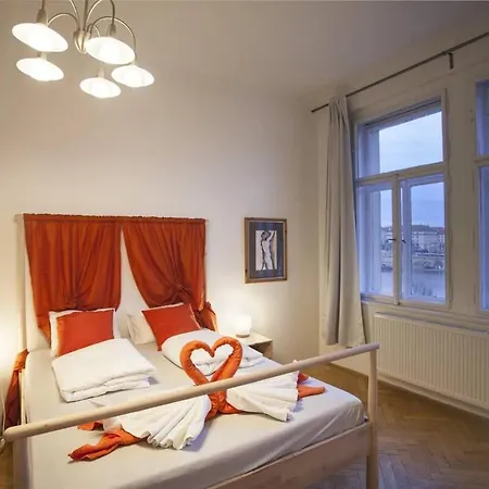 Stunning Riverview Apartman Prága
