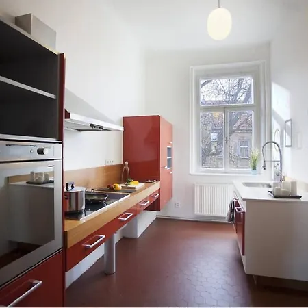 Stunning Riverview Apartment *