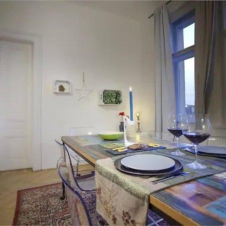 Stunning Riverview Apartment